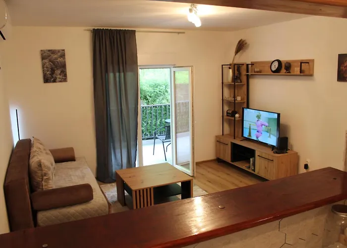 Una Apartment