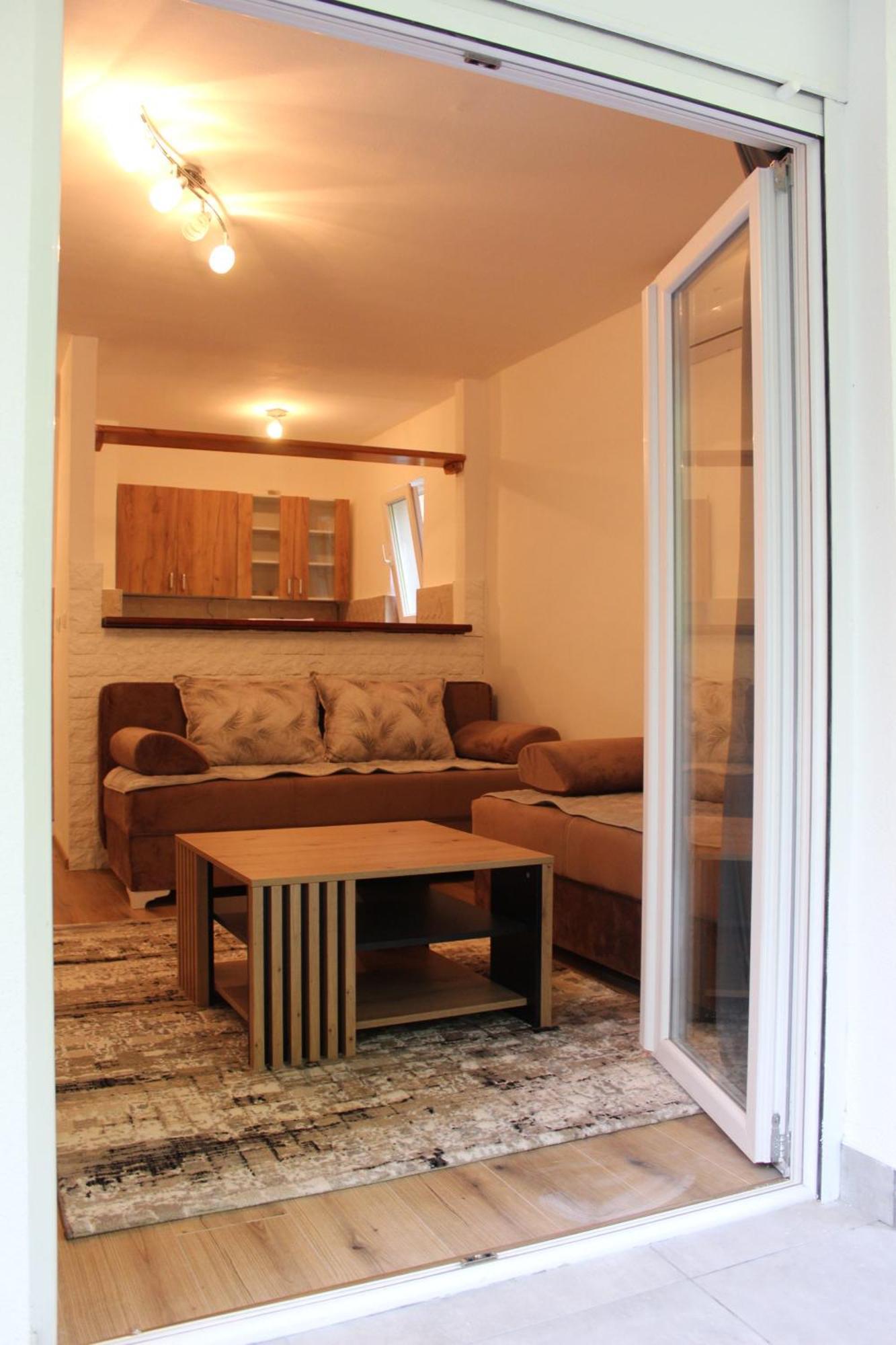 Una Apartment