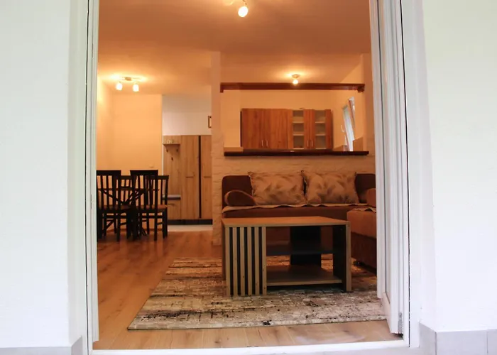 Una Apartment