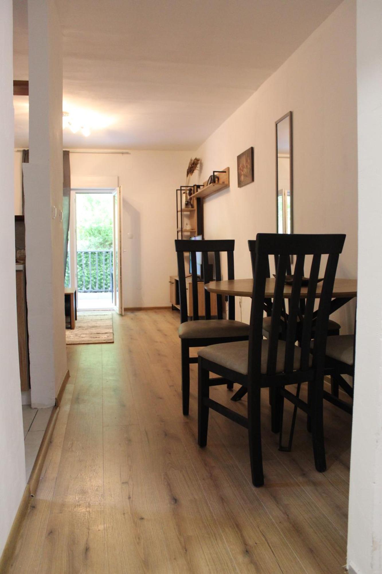 Una Apartment